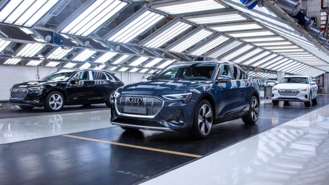 2022 audi e tron at brussels plant.jpg